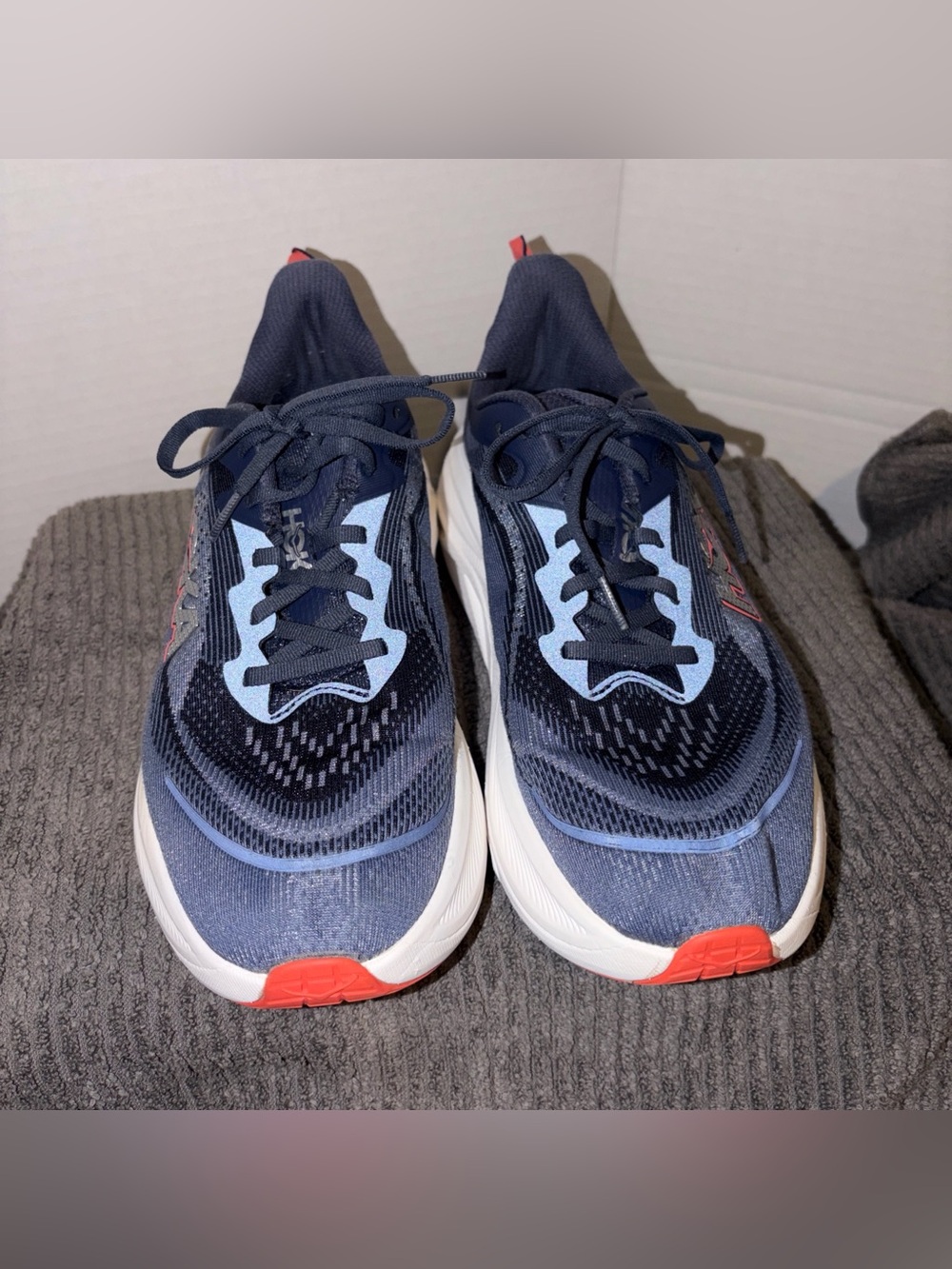 Hoka One One Skyflow “Dust Anchor ” Womens Size 10B Running Shoes 1155113-NKN